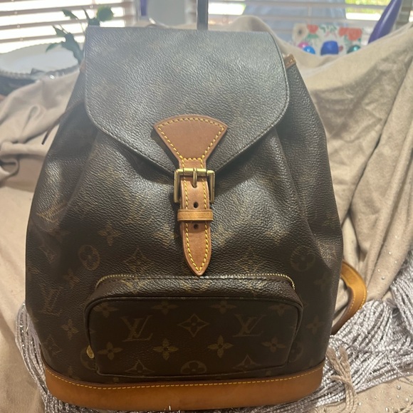 Louis Vuitton Montsouris Backpack PM - Picture 3 of 15